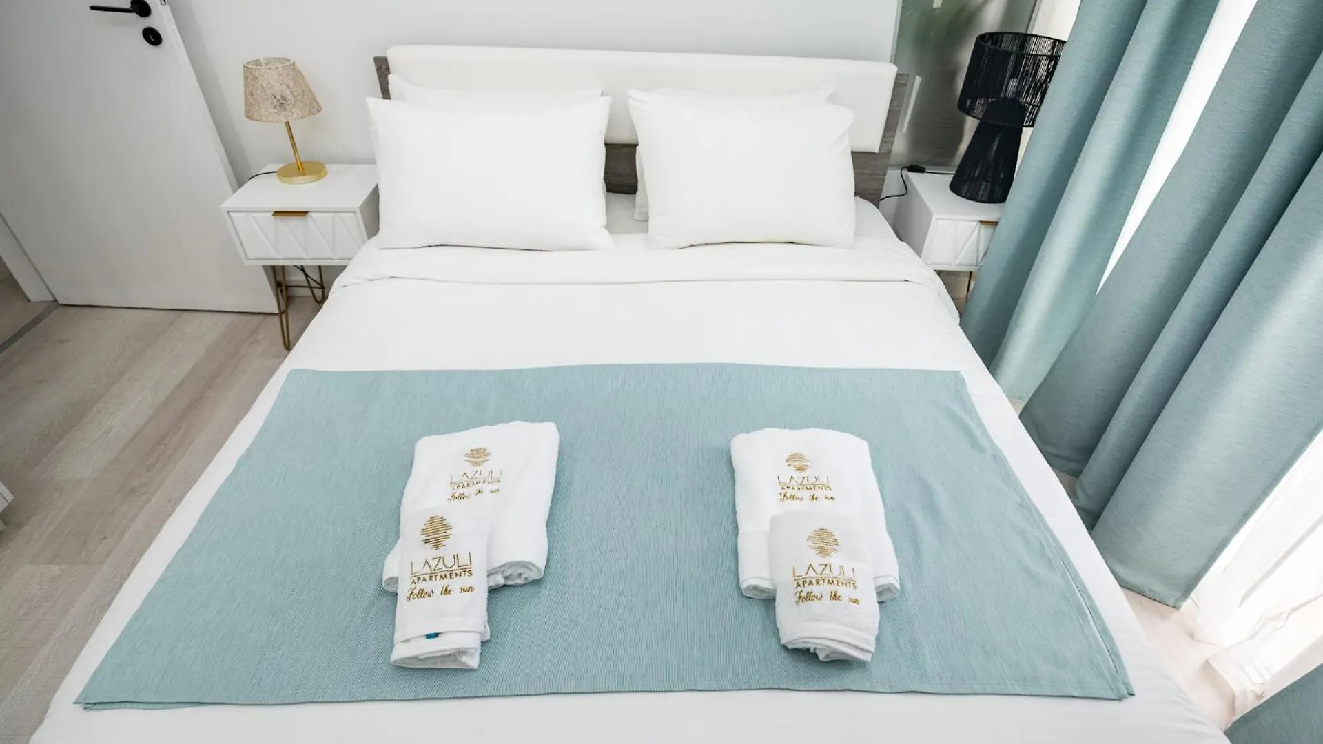 דירה לרנקה Lazuli Sea View Beachfront Ap 21