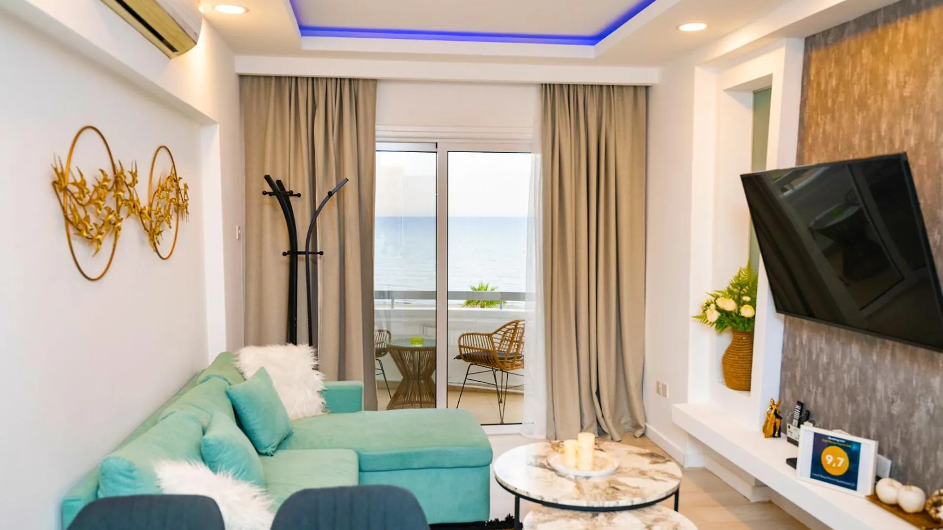 לרנקה Lazuli Sea View Beachfront Ap 21