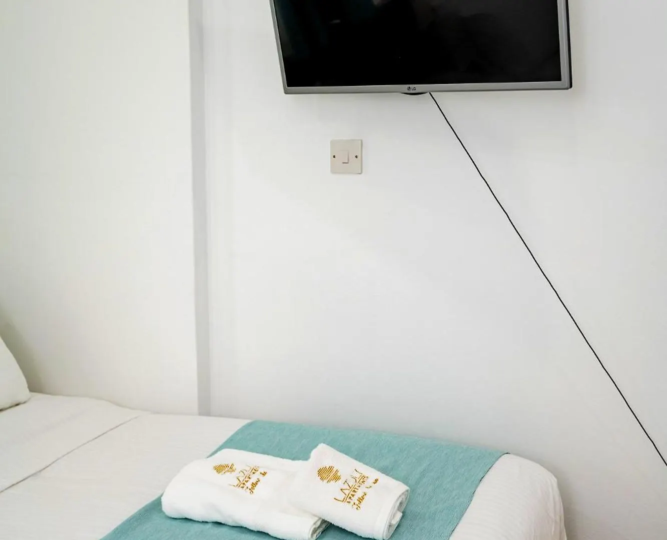 לרנקה Lazuli Sea View Beachfront Ap 21